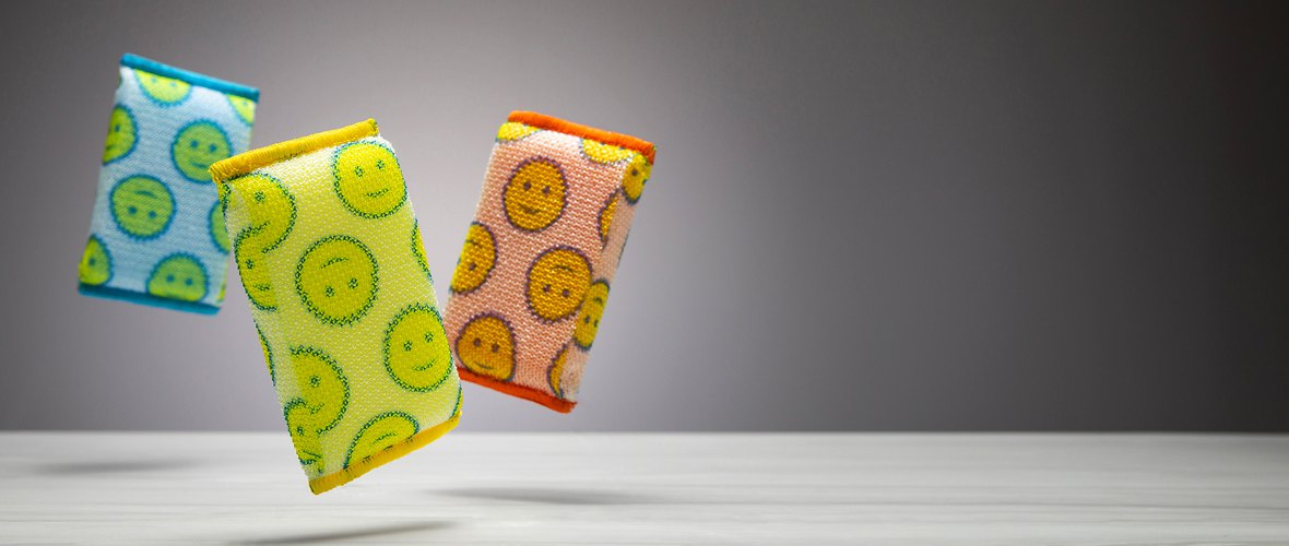 https://scrubdaddy.com/media/product/features/background_13_xKw8IGc.normal.jpg